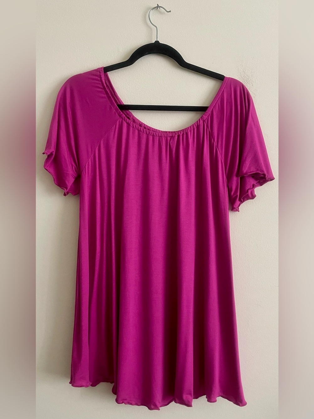 🦄 NWT Piko 1988 Fuchsia Scoop Neck Flutter Sleeve Top 🦄